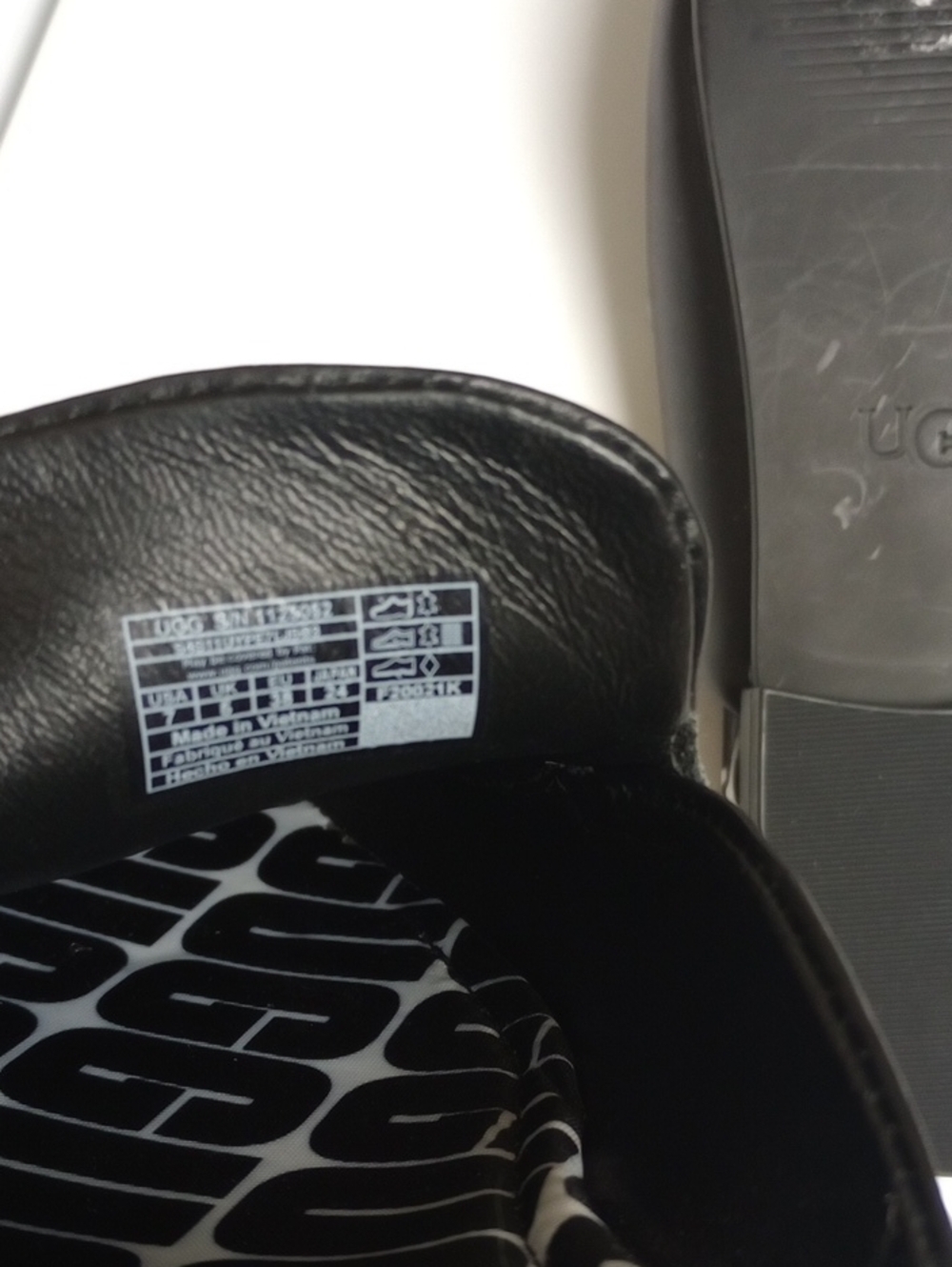 🆕 UGG "JANAYA" BLACK LAMB LEATHER MULES WITH LOGO LINING ◾NWOT - Picture 10 of 11
